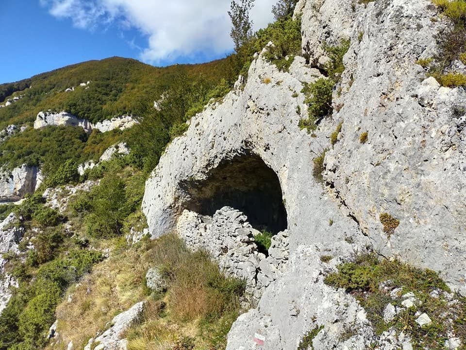 Grotta di pastori - Majella - valle dell'Avella