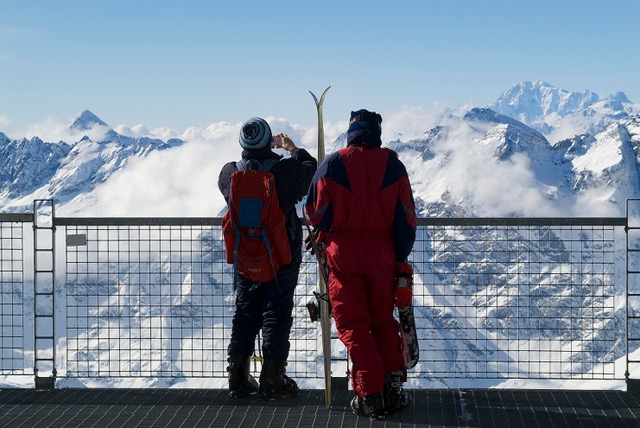 BREUIL CERVINIA PLATEAU ROSA Fatti in breve: Carnevale ladino - I valdostani non sciano - Cuneo città alpina