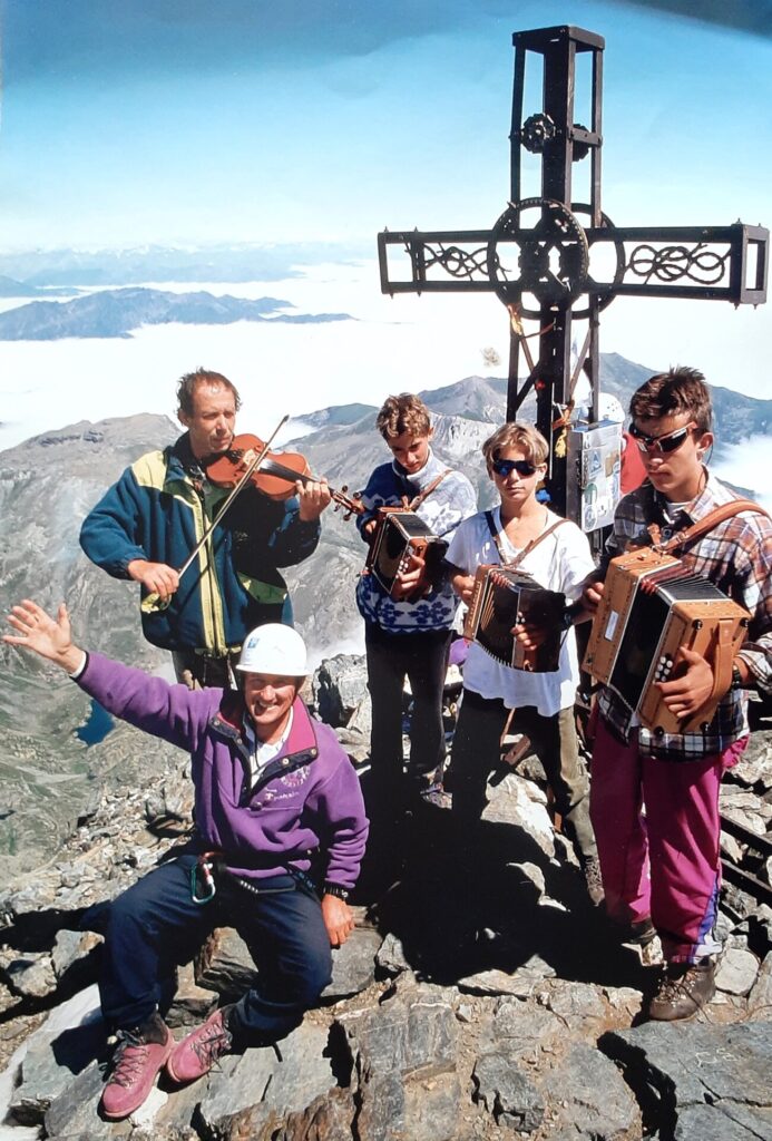 Musica in vetta al Monviso Cento scatti, cento storie
