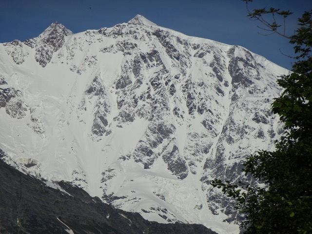 Monte Rosa parete est La Capanna Marinelli guarda al futuro: un progetto per rinnovarla