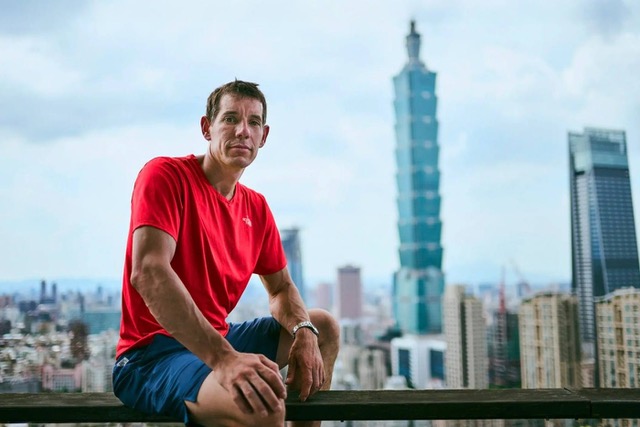 Free solo a Taiwan alex honnold taipei 8 1400x933. Foto esclusiva Netflix jpg Free solo a Taiwan